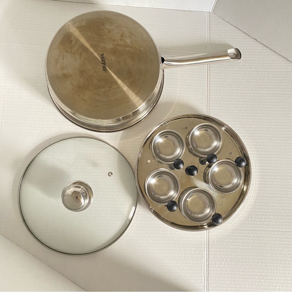 Norpro Stainless Steel 5 Egg Poacher/Skillet Set - Picture 4 of 7